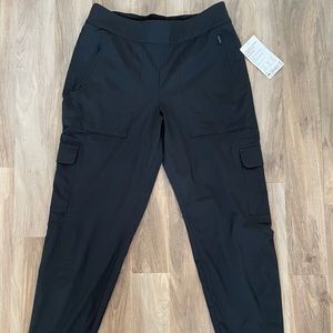 Athleta Chelsea Cargo Lined Pant NWT